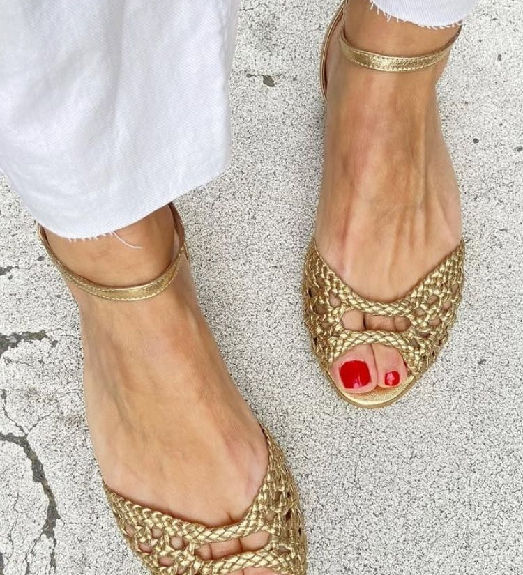 Inês - Sandalias Trenzadas Doradas