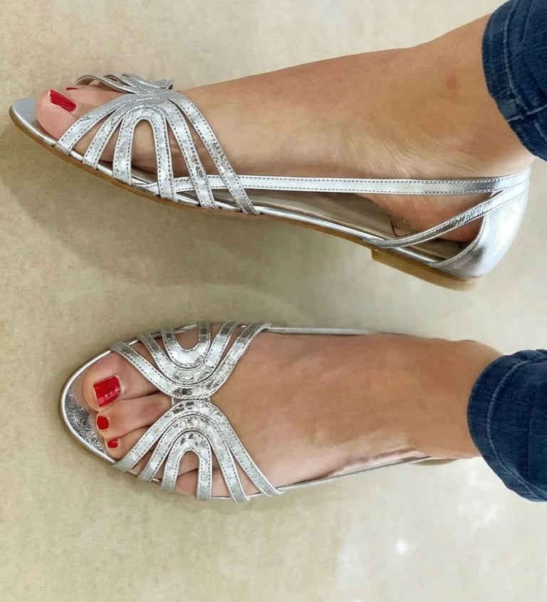Leonor - Sandalias Doradas Luz de Verano