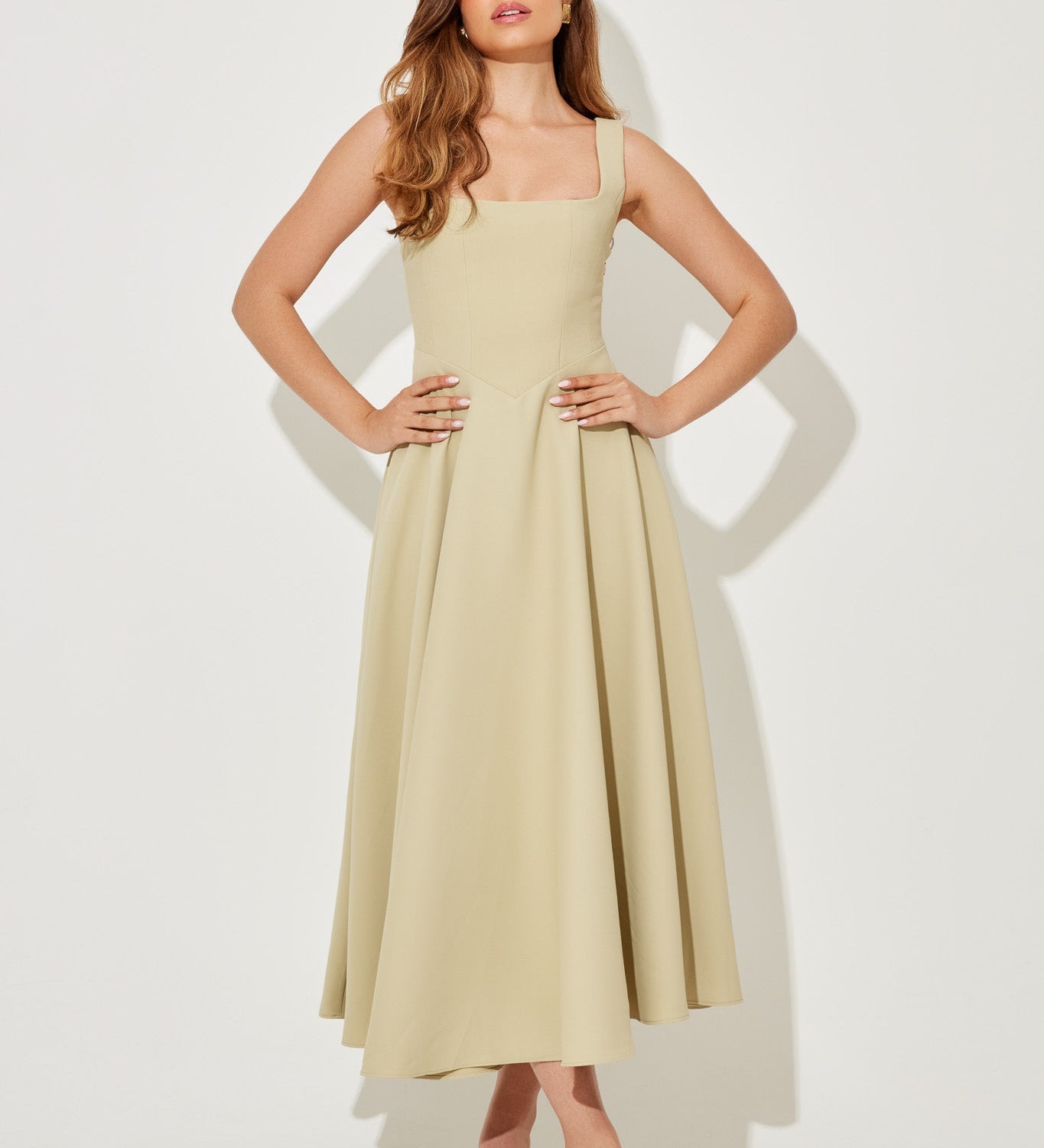 Amélia - Vestido Midi Intemporal