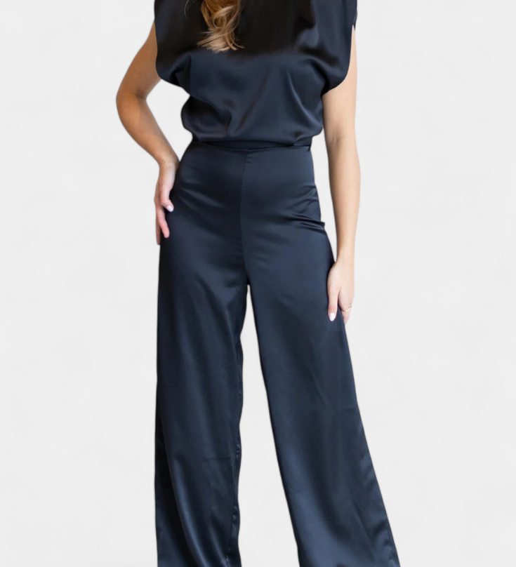 MONO ELEGANTE CON ESPALDA DESCUBIERTA